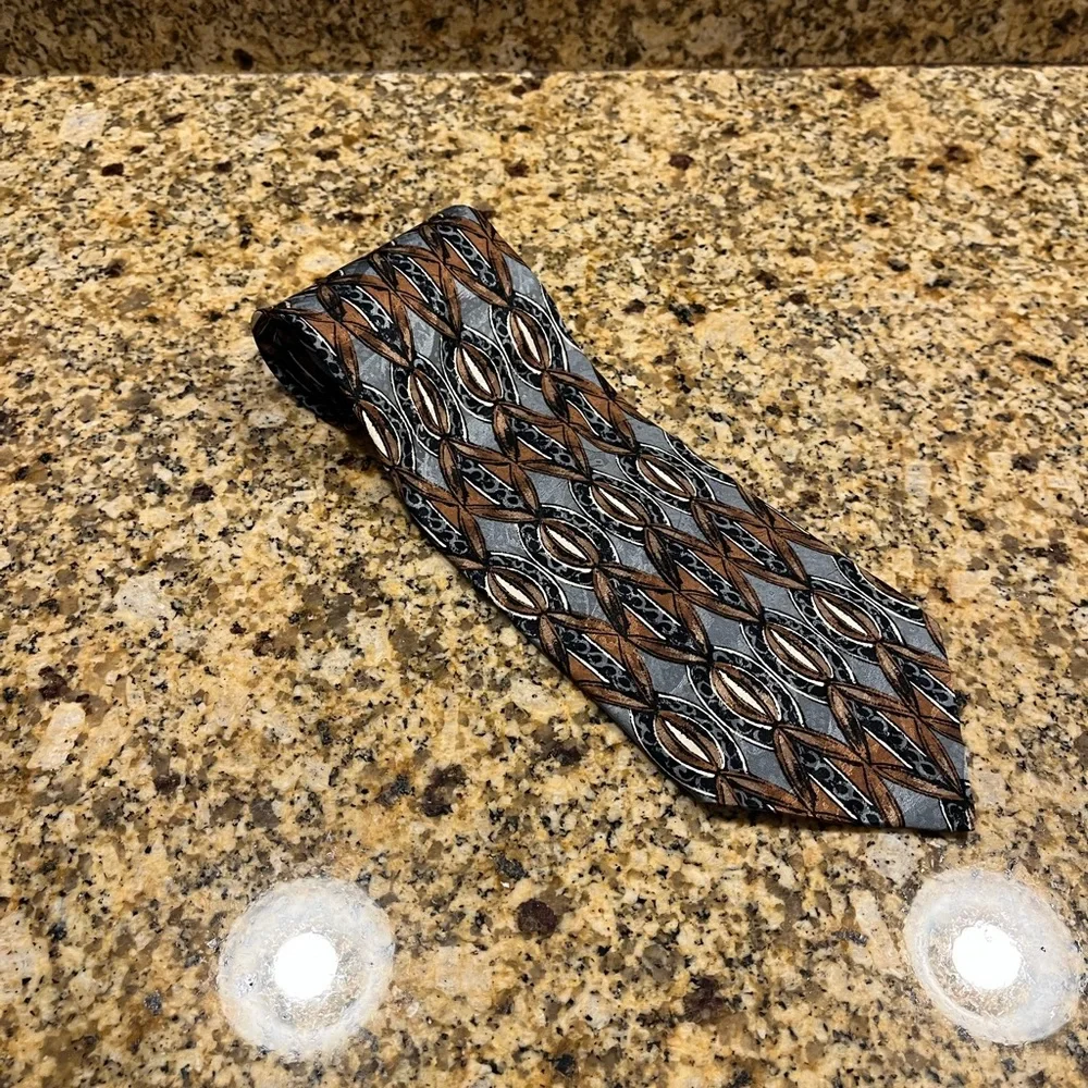 VALENTINO pietro Silk Handmade in Italy Mens Tie - Picture 1 of 6